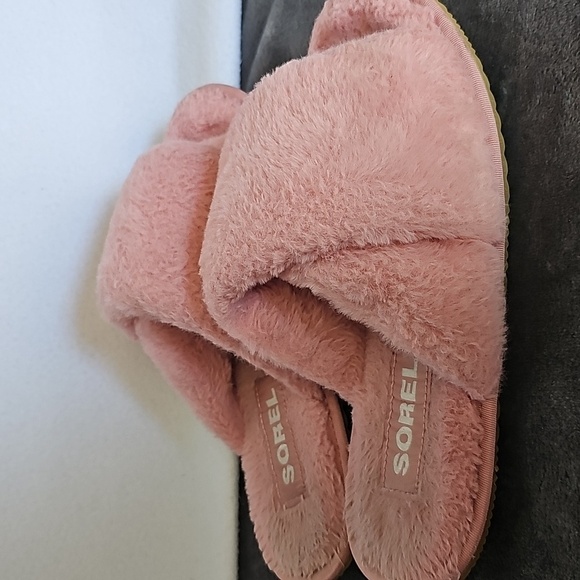 Sorel Women's Pink Fuzzy Slippers Size 8 - Picture 4 of 6